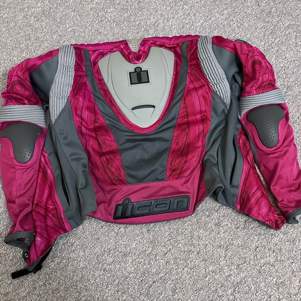 Women’s ICON motorcycle jacket with padding. Used for one season, like new!